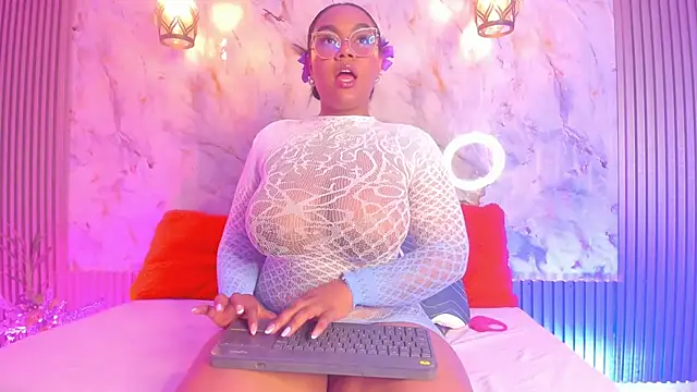 Snapshot of Esmeralda_Duarte chatting on 23, 1, 2025 Esmeralda Duarte online show from 23, 1, 2025