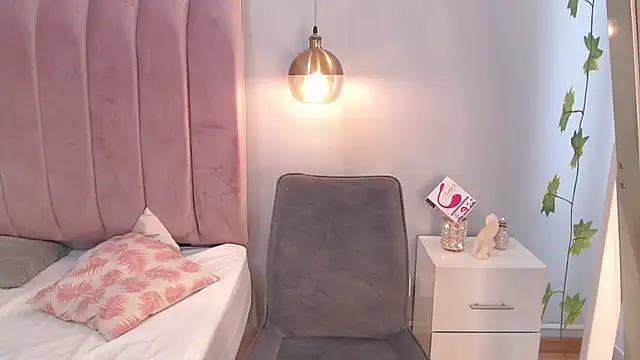 LeenaBrown online show from 19, 3, 2025