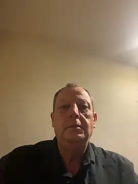 Snapshot of chubbybear2cum chatting on 20, 9, 2025 chubbybear2cum online show from 20, 9, 2025