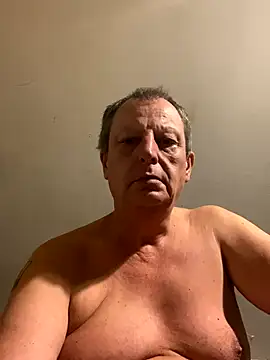 Snapshot of chubbybear2cum chatting on 18, 10, 2025 chubbybear2cum online show from 18, 10, 2025