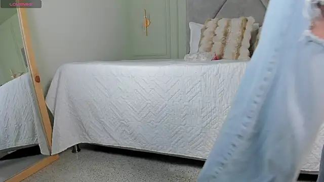  Miss Kimm online show from 16, 10, 2025