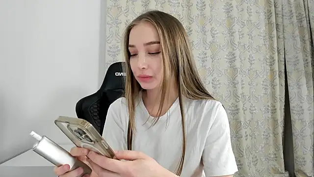 Snapshot of Sweet-bb chatting on 10, 9, 2025 Sweet-bb online show from 10, 9, 2025