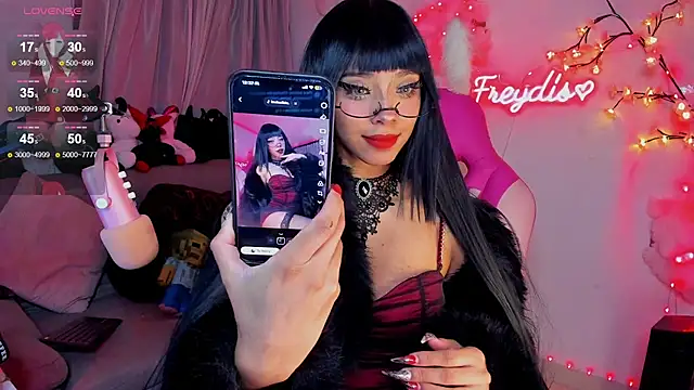 Snapshot of Miss_freydis chatting on 5, 5, 2026 Miss freydis online show from 5, 5, 2026