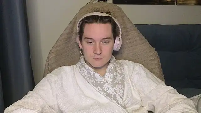 Snapshot of MoreRealAlex chatting on 31, 5, 2026 MoreRealAlex online show from 31, 5, 2026