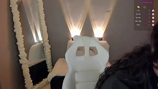 amber curly online show from 3, 12, 2024