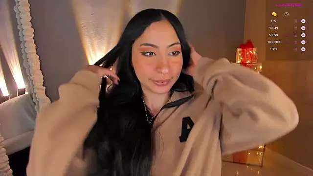 amber curly online show from 12, 12, 2024