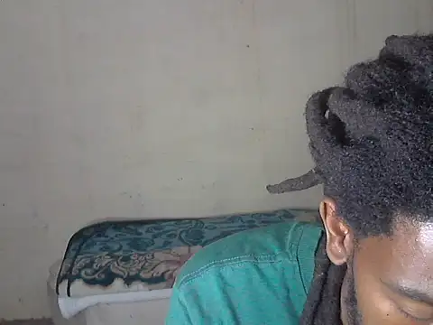 Snapshot of gldnmvsk_XO chatting on 13, 3, 2026 gldnmvsk XO online show from 13, 3, 2026