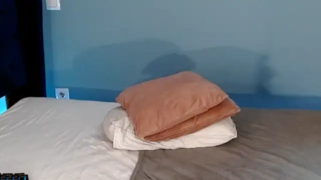 Snapshot of AnnaMaee chatting on 8, 1, 2025 AnnaMaee online show from 8, 1, 2025