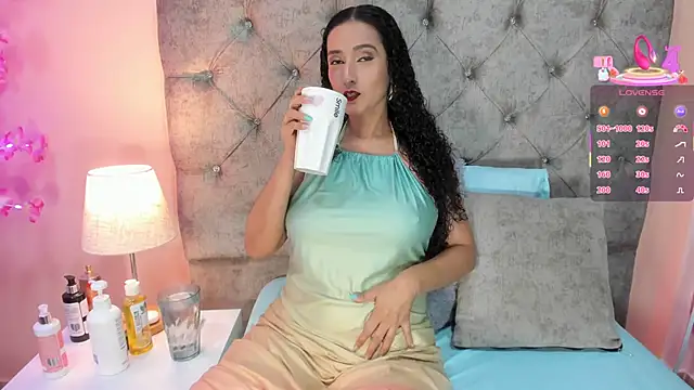 Holyjacky  online show from 18, 3, 2025