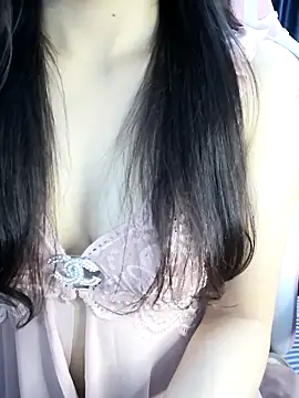 Snapshot of _Linez_ chatting on 3, 10, 2025  Linez  online show from 3, 10, 2025