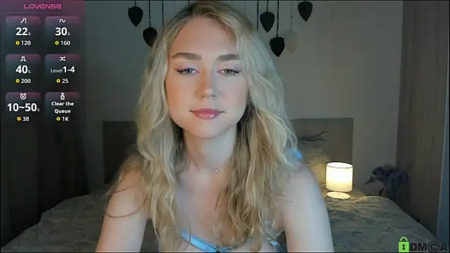 Snapshot of TheVanessaMaes chatting on 10, 9, 2025 TheVanessaMaes online show from 10, 9, 2025