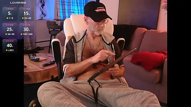 Snapshot of Towndude123 chatting on 30, 12, 2024 Towndude123 online show from 30, 12, 2024