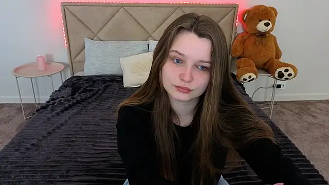 MagicPeachh  online show from 23, 4, 2026