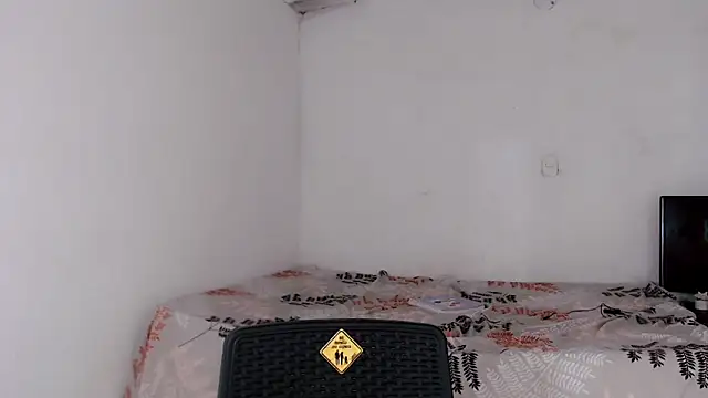 Snapshot of jasmin_brunette_ chatting on 1, 12, 2025 jasmin brunette online show from 1, 12, 2025