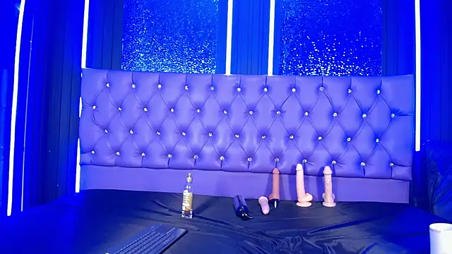 Snapshot of Malory_Cortez chatting on 19, 11, 2025 Malory Cortez online show from 19, 11, 2025