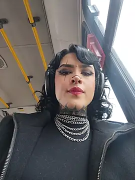 taaylor33 online show from 17, 4, 2026