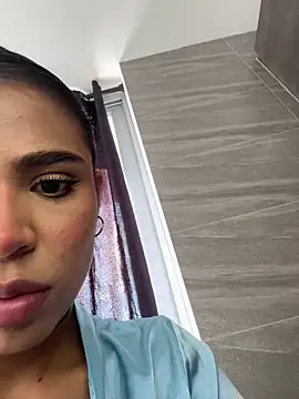 HaileyBaldwin online show from 26, 12, 2024