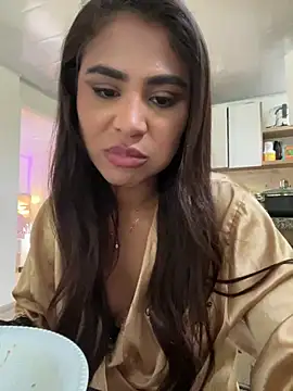 HaileyBaldwin online show from 22, 3, 2025