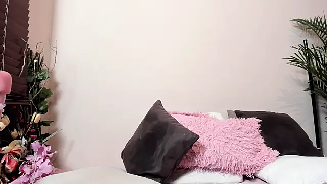 Snapshot of sara__lynn chatting on 20, 3, 2025 sara lynn online show from 20, 3, 2025