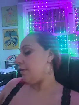 Snapshot of DeeLight124 chatting on 9, 9, 2025 DeeLight124 online show from 9, 9, 2025