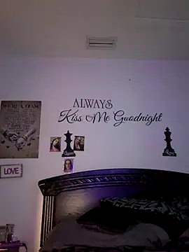 Snapshot of DeeLight124 chatting on 6, 10, 2025 DeeLight124 online show from 6, 10, 2025