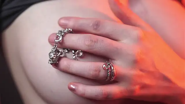 ginger hugs online show from 15, 2, 2025