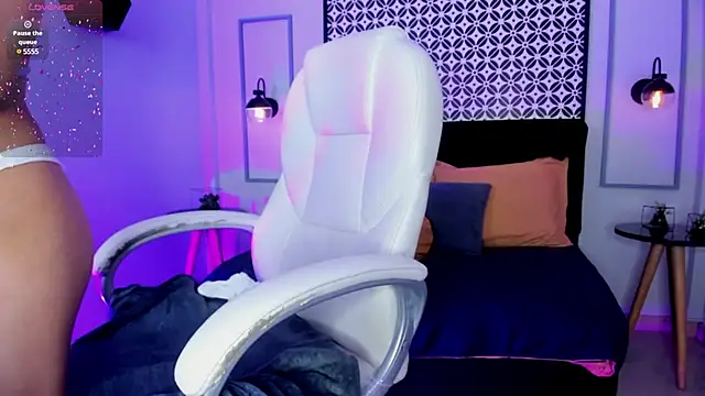 Chloe fischer  online show from 18, 12, 2024