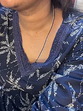 Snapshot of Spicy_sari_girl chatting on 3, 11, 2025 Spicy sari girl online show from 3, 11, 2025