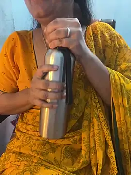 Snapshot of Spicy_sari_girl chatting on 20, 5, 2026 Spicy sari girl online show from 20, 5, 2026