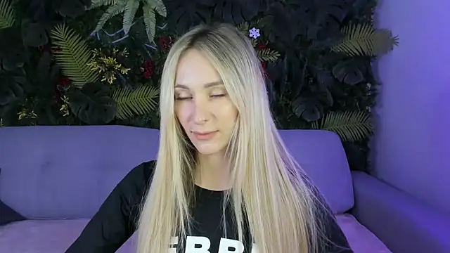 Horny Blond online show from 20, 10, 2025