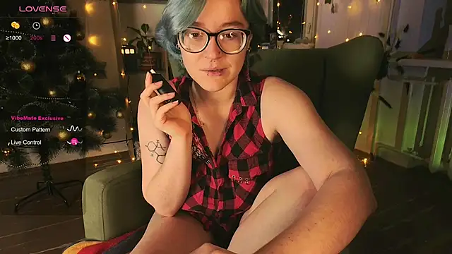 Snapshot of alisahug chatting on 6, 12, 2024 alisahug online show from 6, 12, 2024