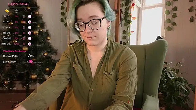 Snapshot of alisahug chatting on 13, 12, 2024 alisahug online show from 13, 12, 2024