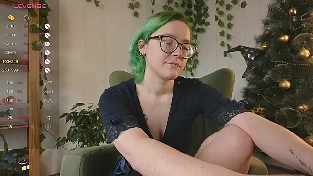 Snapshot of alisahug chatting on 10, 1, 2025 alisahug online show from 10, 1, 2025