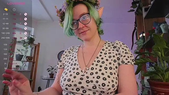 Snapshot of alisahug chatting on 27, 1, 2025 alisahug online show from 27, 1, 2025