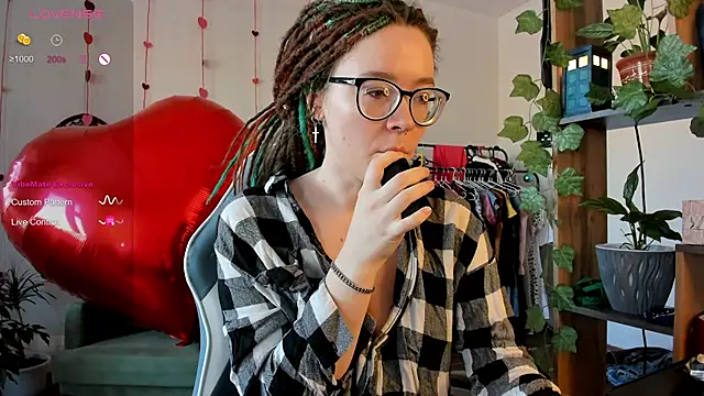 Snapshot of alisahug chatting on 19, 2, 2025 alisahug online show from 19, 2, 2025