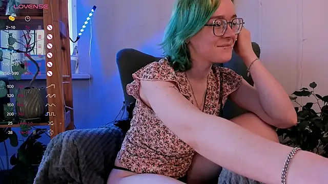 Snapshot of alisahug chatting on 15, 3, 2025 alisahug online show from 15, 3, 2025