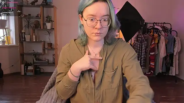 Snapshot of alisahug chatting on 9, 9, 2025 alisahug online show from 9, 9, 2025