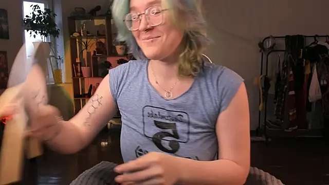 Snapshot of alisahug chatting on 30, 9, 2025 alisahug online show from 30, 9, 2025