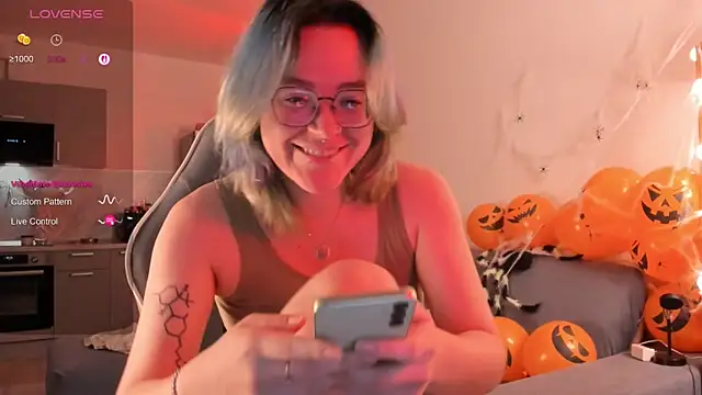 Snapshot of alisahug chatting on 24, 10, 2025 alisahug online show from 24, 10, 2025