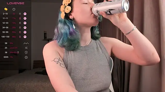 Snapshot of alisahug chatting on 1, 12, 2025 alisahug online show from 1, 12, 2025