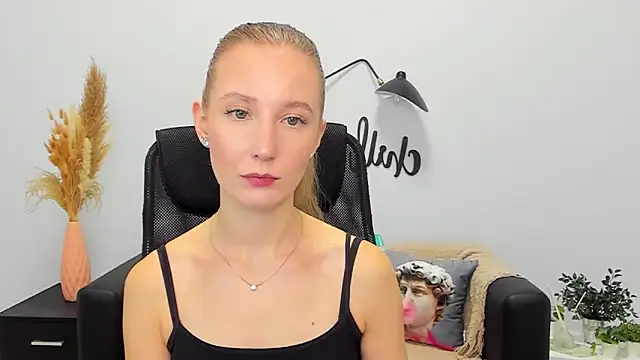 Snapshot of LolaWilsons chatting on 21, 1, 2025 LolaWilsons online show from 21, 1, 2025