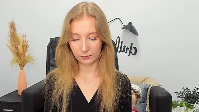 Snapshot of LolaWilsons chatting on 6, 3, 2025 LolaWilsons online show from 6, 3, 2025