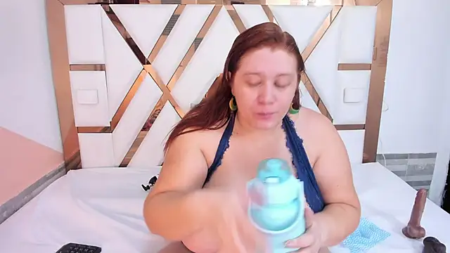 Camila Fajardo online show from 10, 10, 2025