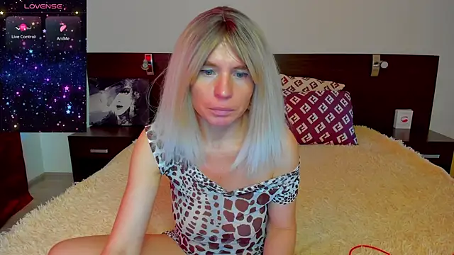 Hanna Becrett17 online show from 7, 3, 2025