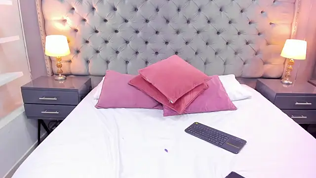 Snapshot of SamantaG chatting on 10, 2, 2025 SamantaG online show from 10, 2, 2025