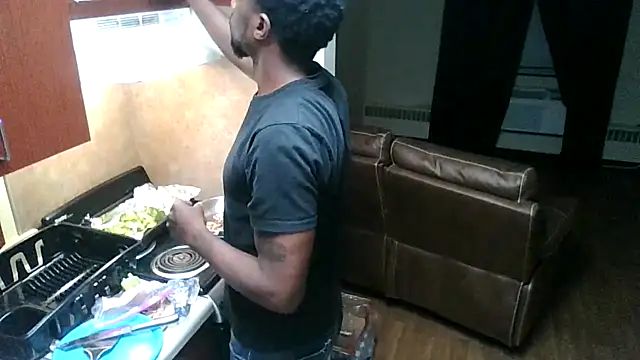 Snapshot of DreamvilleINC chatting on 17, 10, 2025 DreamvilleINC online show from 17, 10, 2025