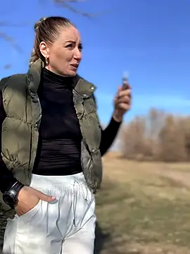 Crazy-Rosa online show from 11, 11, 2025