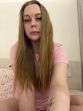 Snapshot of Marylallka5 chatting on 1, 5, 2026 Marylallka5 online show from 1, 5, 2026