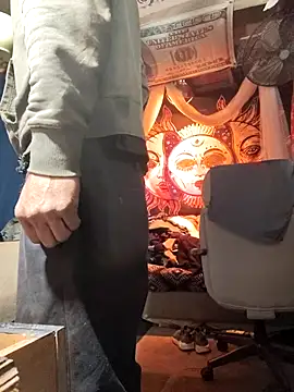 Gillygilly76 online show from 16, 3, 2025