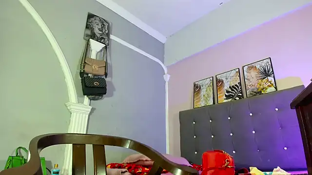 sexy-luna-star-ts online show from 7, 1, 2026